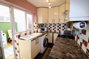 Kitchen- click for photo gallery